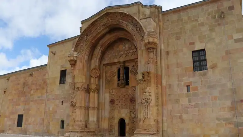 Divriği Ulu Camii ve Darüşşifası: Ziyaretçi Akını ve Tarihi Önemi