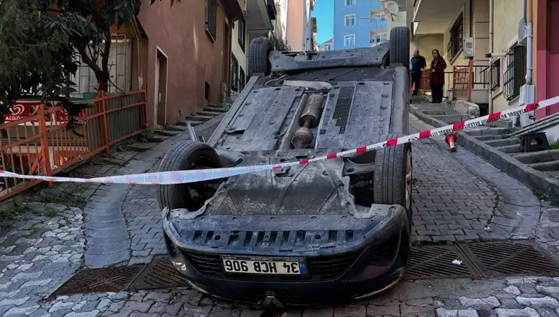 El Freni Çekilmeyen Otomobilin Takla Atma Anı Sosyal Medyayı Salladı!