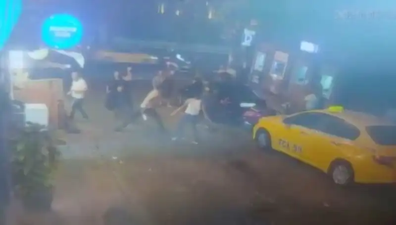 Beyoğlu’nda Laf Atma Kavgasında Kan Aktı: Olayın Perde Arkası