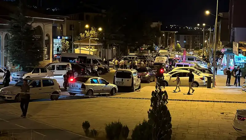 İki Ailenin Karşılaşması: Kavga Sonucu 1 Ağır Yaralı, 3 Kişi Hastaneye Sevk Edildi