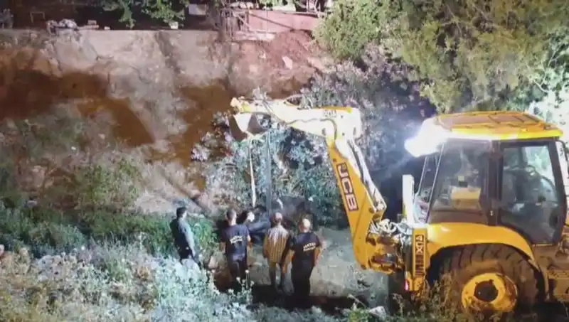 Hatay’da İlginç Kurtarma Operasyonu: İnek Yardıma Muhtaçtı!