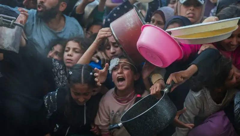 Gazze'de Açlık Krizi Tırmanıyor: Un Stokları Tükendi, Halk İsyan Bekliyor