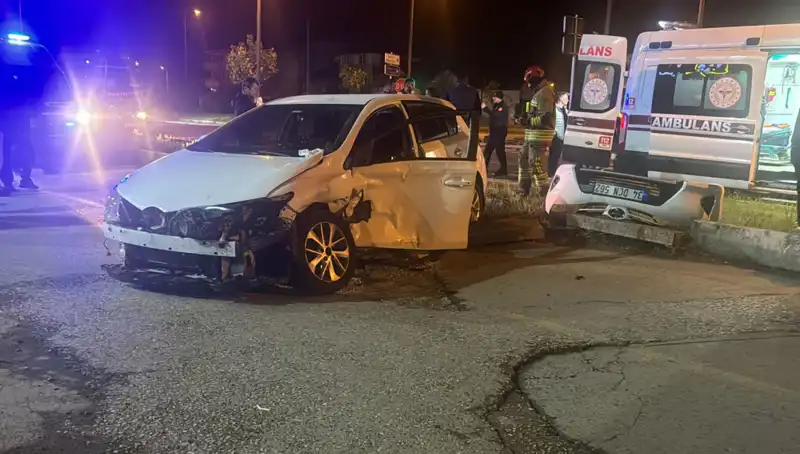 Pikap ve Otomobil Çarpıştı: Kazanın Şok Edici Detayları ve Sonuçları