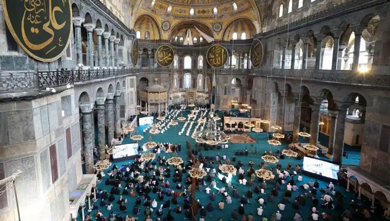 Ayasofya'nın Kapısını Kıran Sanığa Verilen Hapis Cezası Ne Anlama Geliyor?