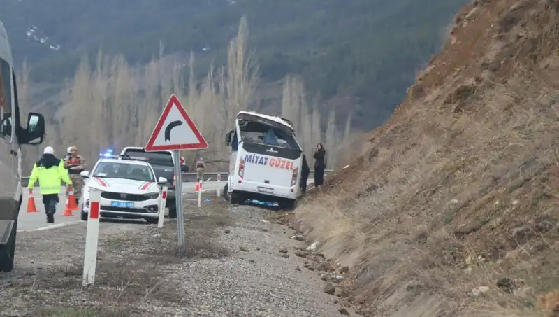 Oltu’da İşçi Servisi Kaza Yaptı: Yaralıların Durumu Ciddiye Alınıyor