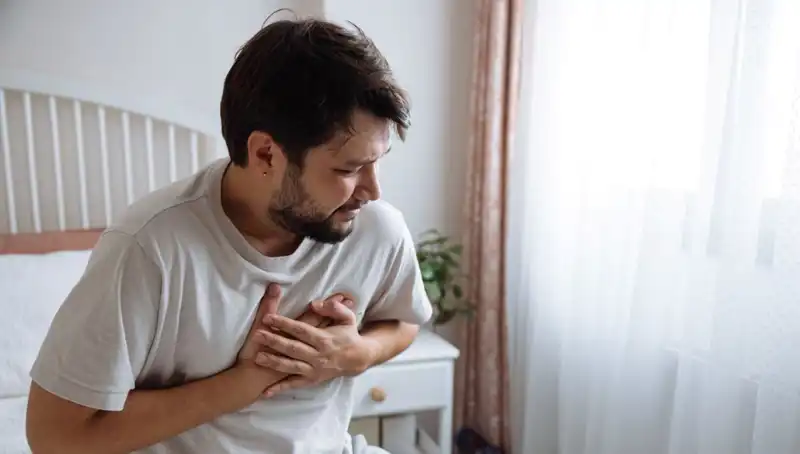 Sabah Uyandığınızda Hissettiğiniz Bu Belirti Kalp Sağlığınızı Tehdit Ediyor!