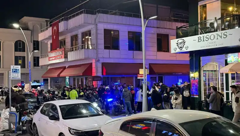 Kafe Sektöründe Şok Olay: Havaya Ateş Açan Şahıs Bıçakla Kafe Sahibini Yaraladı