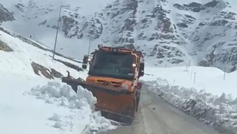 Kar Engeline Rağmen Yeniden Açıldı: Yıllık Kapalı Yol İhaneti