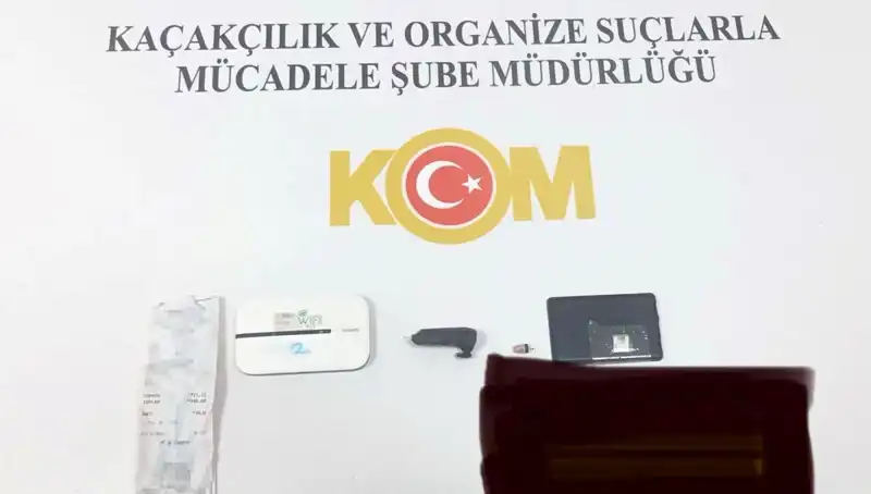 Ehliyet Sınavında Şok: Kopya Düzeniyle Yakalanan İki Genç!