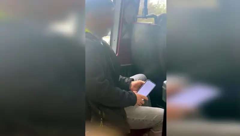 Minibüste Genç Kızı Taciz Eden Şüpheli Kıskıvrak Yakalandı!