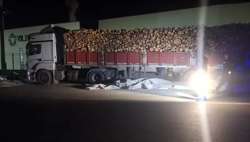 TIR Sürücüsüne Otomobil Çarpması Sonrası Korkunç Kaza: Detaylar Ortaya Çıktı