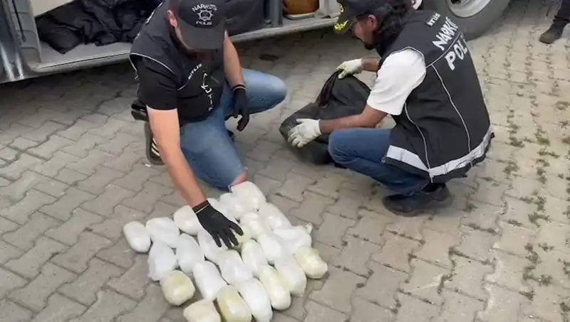 Yolcu Valizinden Çıkan 13 Kilo Metamfetamin, Sınır Güvenliğini Sarsıyor