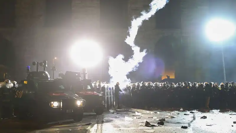 Saraçhane'de Polise Saldıran Gruba Sert Müdahale! Neler Oldu?