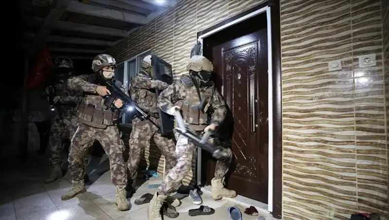 Suç Örgütlerine Ağır Darbe: 158 Şüpheli Bir Araya Getirildi