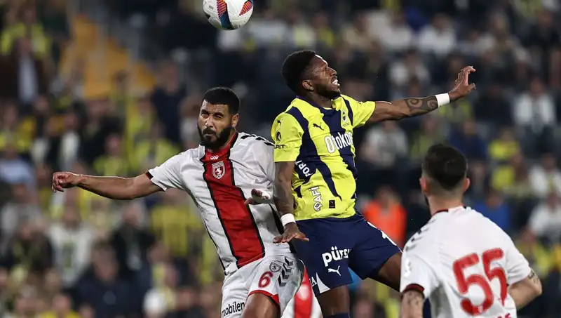 Spor Yazarları: Fenerbahçe'nin Krizinde Uyum Bozuldu ve Sistem İflas Etti