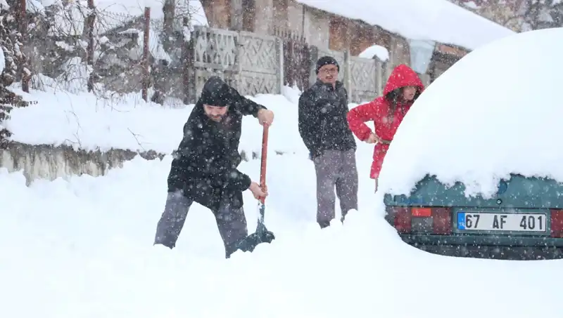 14 Nisan Okullarda Kar Tatili Var mı? Hangi İllerde Tatil Yapılıyor?