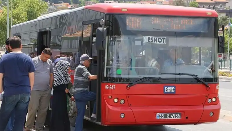 İzmir'de Öğrenci İndirimine Neden 30 Yaş Sınırı Getirildi?