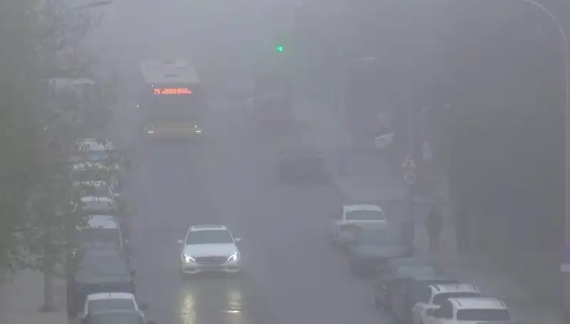 İstanbul'da Sis Etkisi: Görüş Mesafesi Azaldı, Hayatı Olumsuz Etkiledi